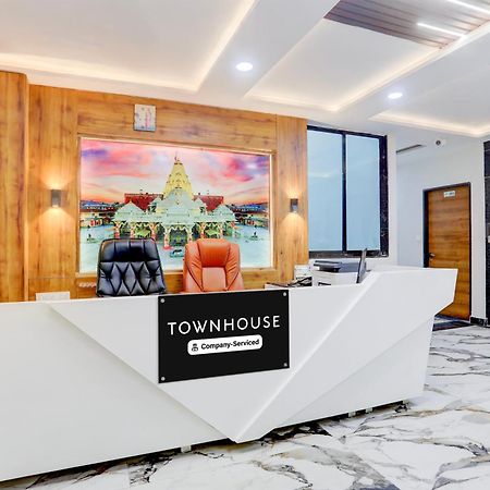 Super Townhouse Ambaji Formerly Hotel Kardhar Inn ภายนอก รูปภาพ