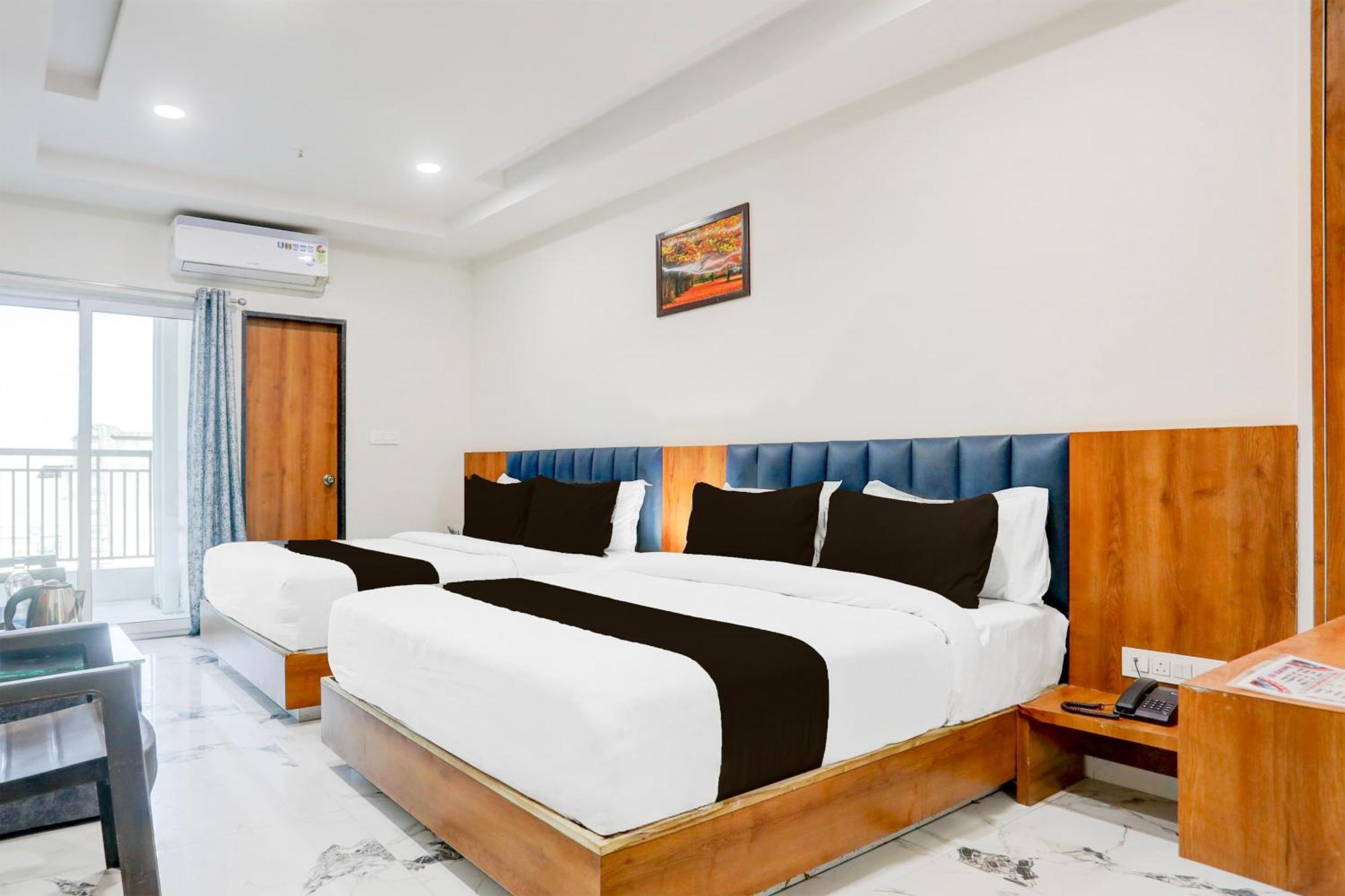 Super Townhouse Ambaji Formerly Hotel Kardhar Inn ภายนอก รูปภาพ