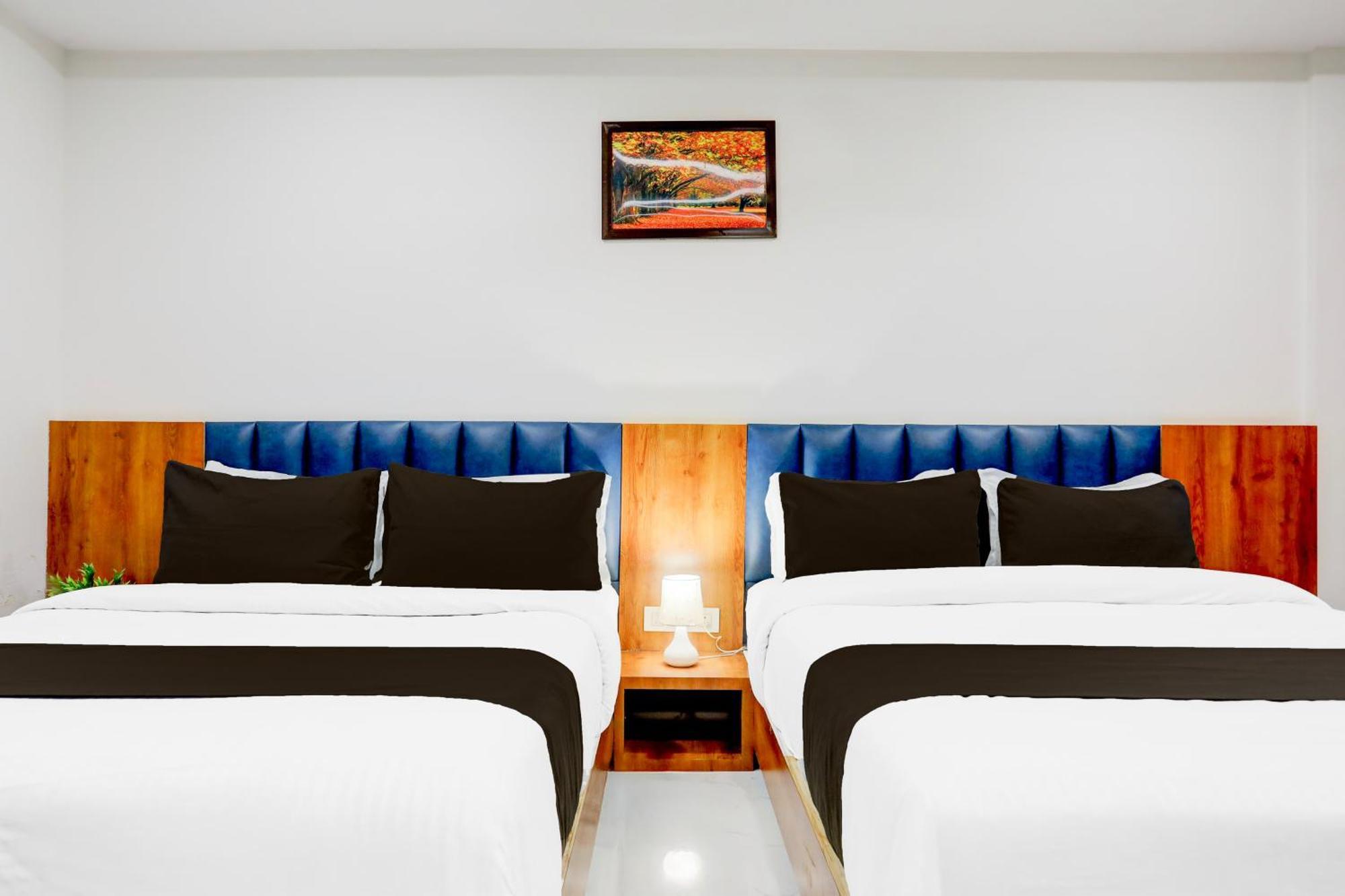 Super Townhouse Ambaji Formerly Hotel Kardhar Inn ภายนอก รูปภาพ