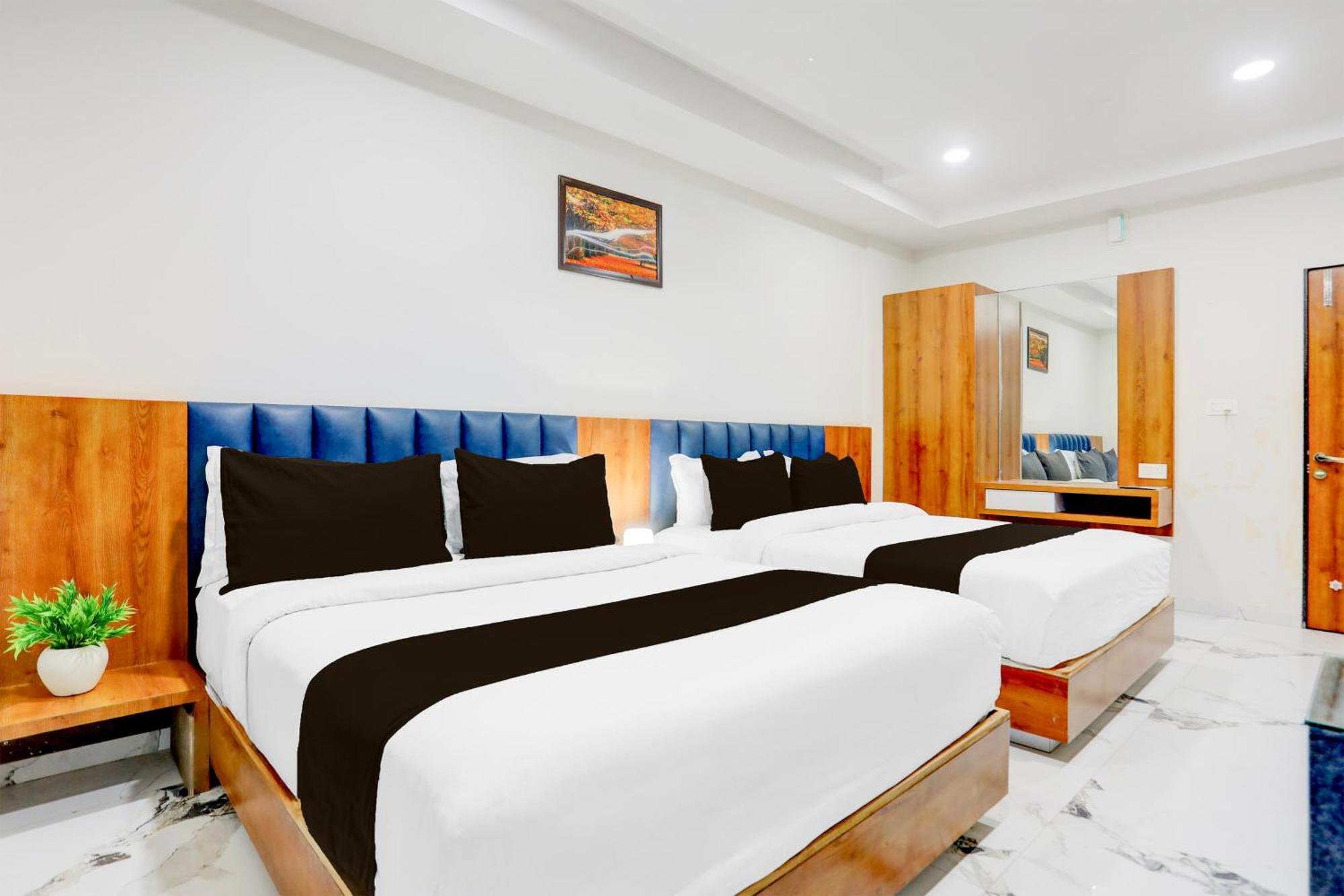 Super Townhouse Ambaji Formerly Hotel Kardhar Inn ภายนอก รูปภาพ