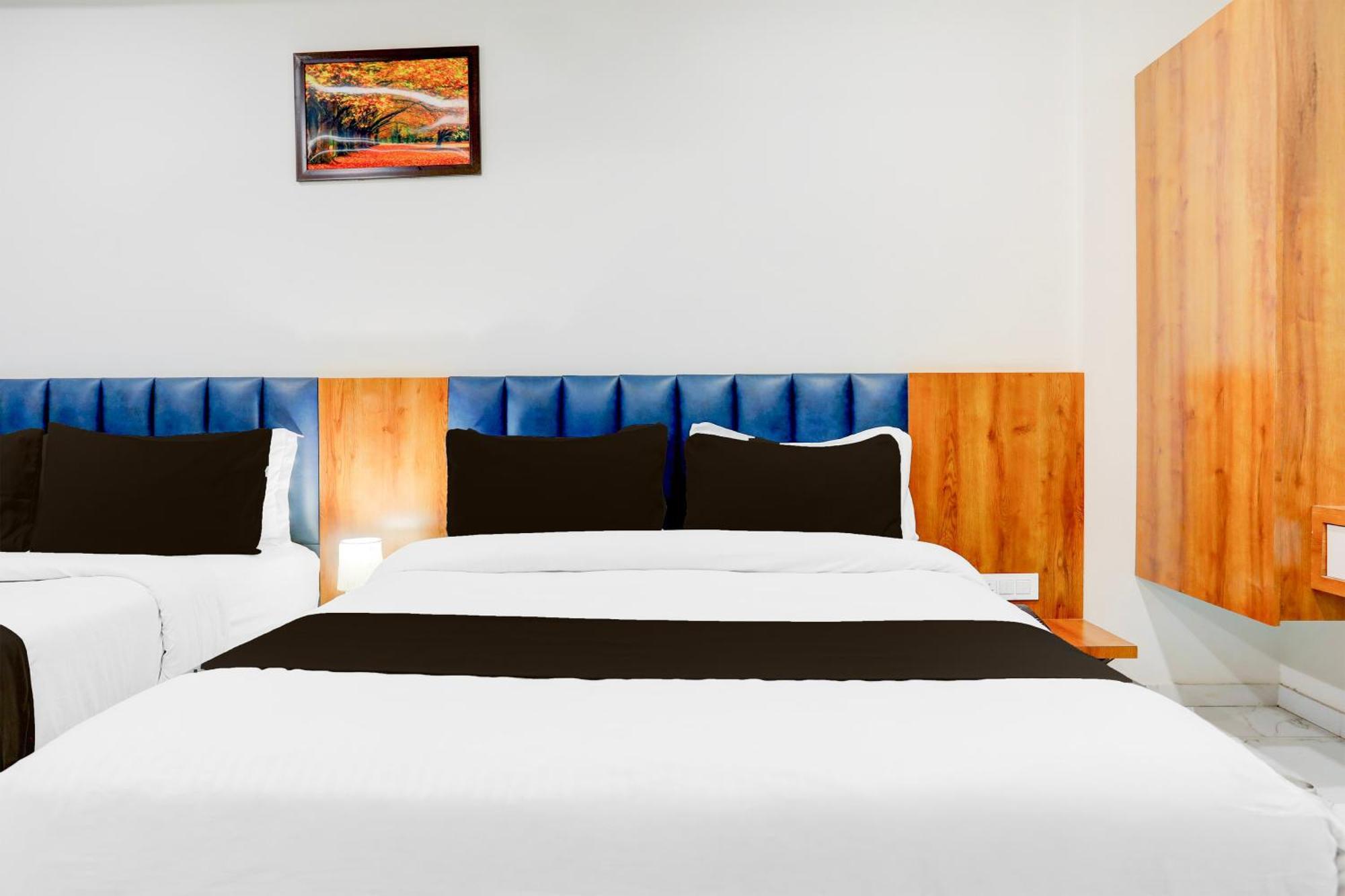 Super Townhouse Ambaji Formerly Hotel Kardhar Inn ภายนอก รูปภาพ