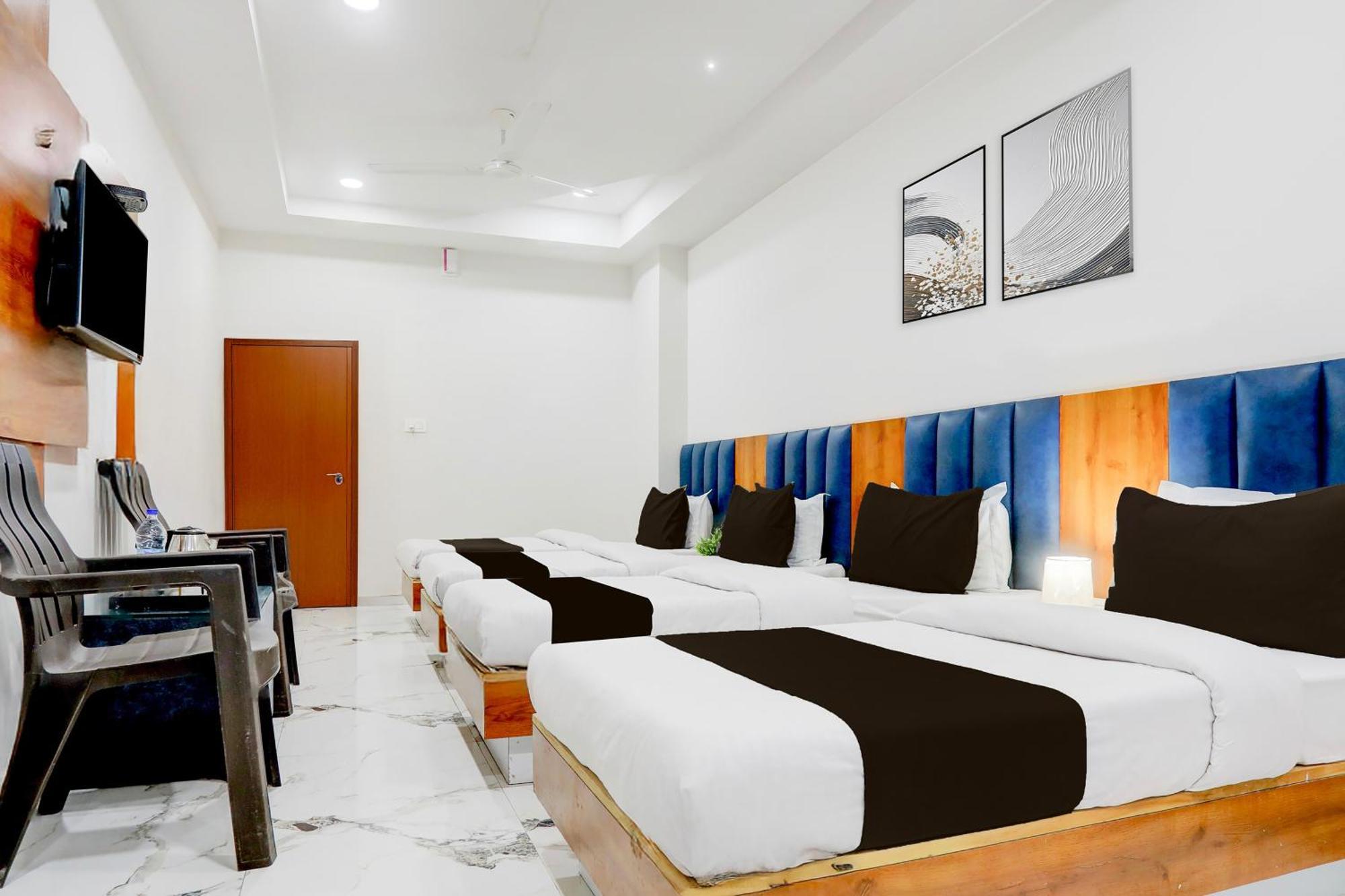 Super Townhouse Ambaji Formerly Hotel Kardhar Inn ภายนอก รูปภาพ